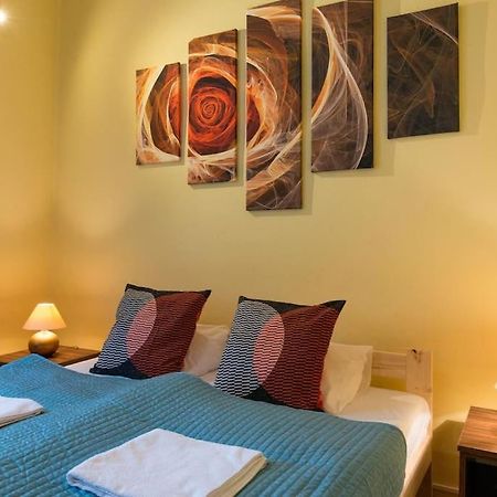 Big Cosy Retro Apt, Free Parking, 15Min Oldtown & Kazimierz - By Homelike Cracovia Esterno foto