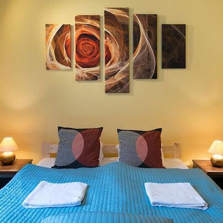 Big Cosy Retro Apt, Free Parking, 15Min Oldtown & Kazimierz - By Homelike Cracovia Esterno foto