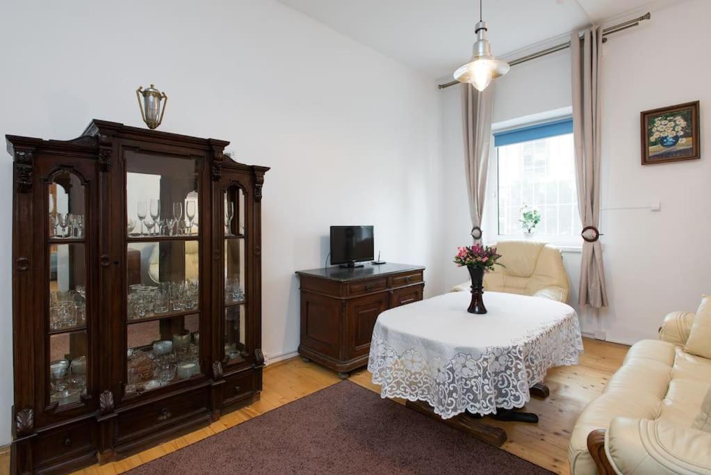 Big Cosy Retro Apt, Free Parking, 15Min Oldtown & Kazimierz - By Homelike Cracovia Esterno foto